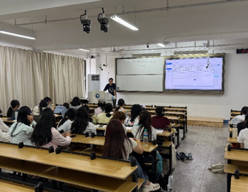 文法学院 各班级扎实开展2026年秋季开学主题班会